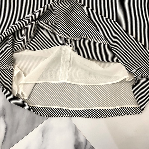 Loft black/white spaghetti strap top - Picture 4 of 5